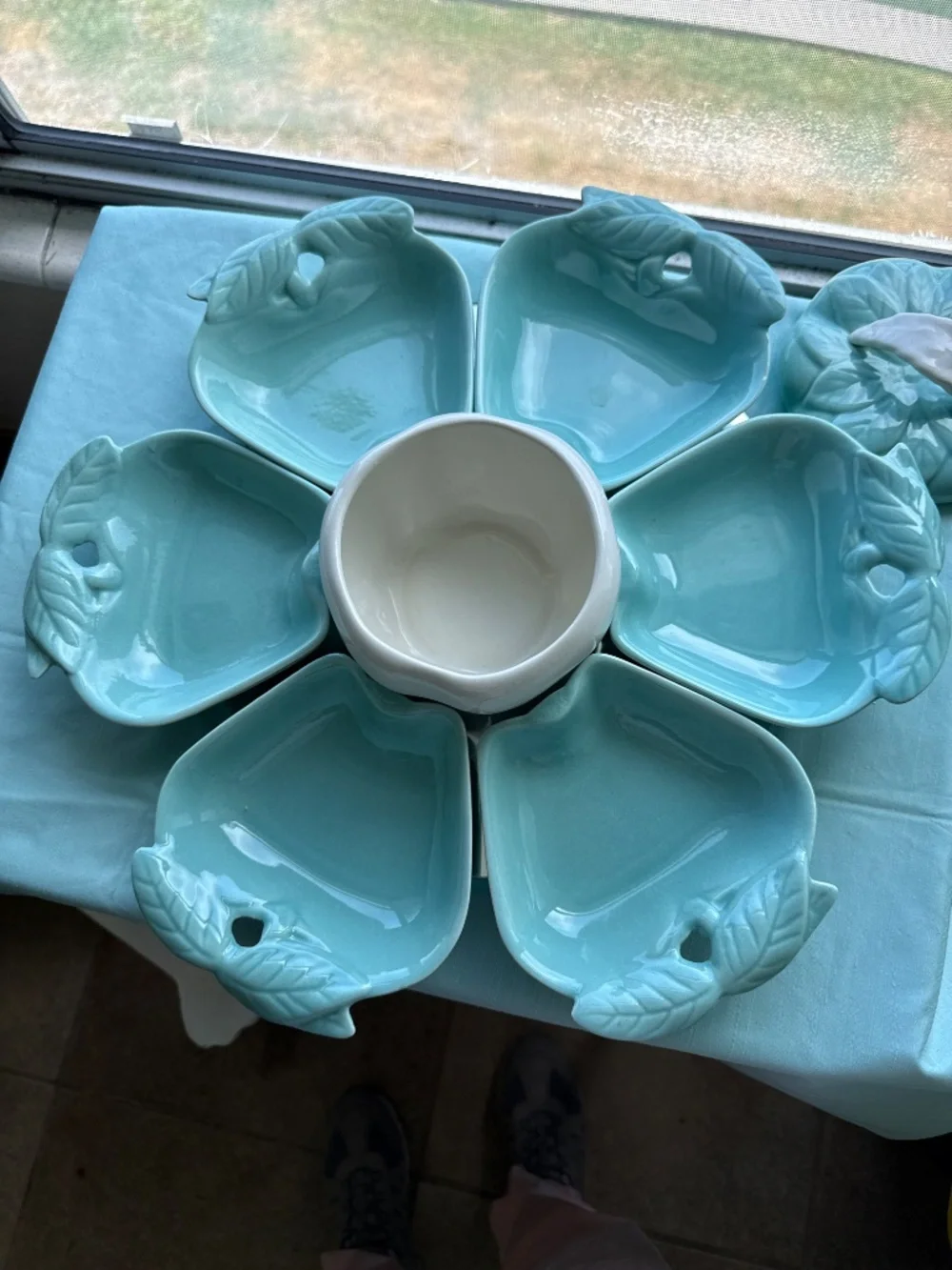 Vintage hoeing of California turquoise/aqua MCM serving bowl with lid and bowls - Picture 2 of 3